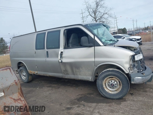 2002 GMC Savana z VIN 1GTHG39R121203395, wystawiony jako IAAI lot #41739349 z przebiegiem 140 692 mil mil oraz . Historia ofert i sprzedaży dostępna na DreamBid. Obrazek 14.
