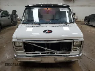 1989 Chevrolet Chevy Van z VIN 1GCEG25HXK7137386, wystawiony jako Copart lot #85850684 z przebiegiem Nie podano mil oraz Czysty tytuł • Clean title. Historia ofert i sprzedaży dostępna na DreamBid. Obrazek 5.