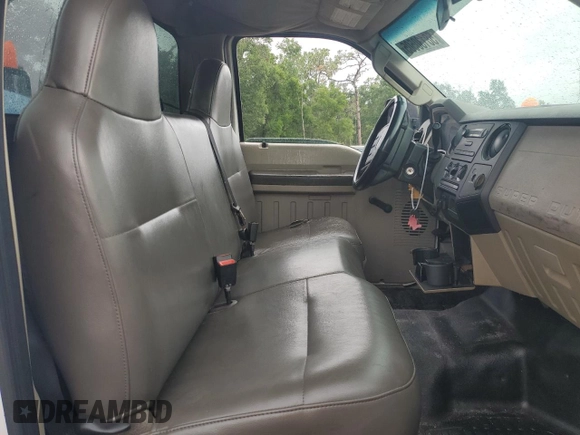 2009 Ford F-250 XL z VIN 1FTNF20549EB23067, wystawiony jako Copart lot #58130505 z przebiegiem 179 156 mil mil oraz Szkoda całkowita • Salvage title. Historia ofert i sprzedaży dostępna na DreamBid. Obrazek 10.