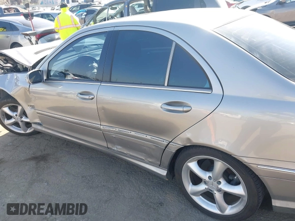 2006 Mercedes-Benz C 230 Sport с VIN WDBRF52H76A867404, выставлен на аукционе IAAI как лот 42217695 с пробегом 117 558 миль миль и . История ставок и продаж доступна на DreamBid. Изображение 19.