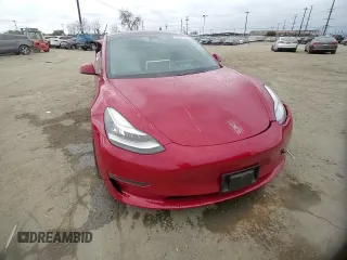 2018 Tesla Model 3 Long Range Battery z VIN 5YJ3E1EB2JF075221, wystawiony jako Copart lot #53571425 z przebiegiem 45 927 mil mil oraz Szkoda całkowita • Salvage title. Historia ofert i sprzedaży dostępna na DreamBid. Obrazek 13.