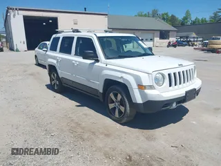 2016 Jeep Patriot High Altitude z VIN 1C4NJRFB8GD707642, wystawiony jako IAAI lot #42324960 z przebiegiem 176 344 mil mil oraz . Historia ofert i sprzedaży dostępna na DreamBid. Obrazek 1.