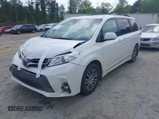 2019 Toyota Sienna XLE Auto Access Seat with VIN 5TDYZ3DC3KS970200, listed as a IAAI auction lot 42007928 with 64,023 mi miles. Bid and sale history available at carsss.com. Image 2.