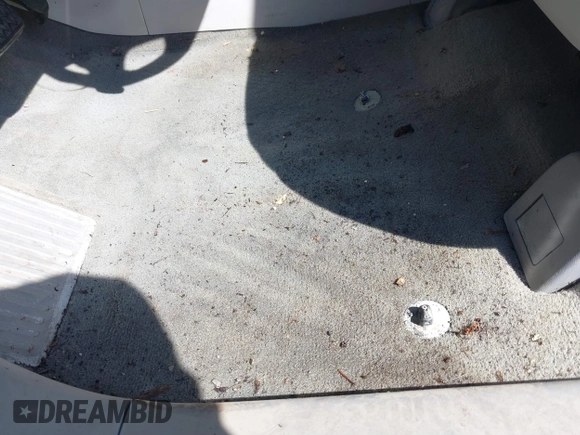 2014 Toyota Sienna XLE with VIN 5TDYK3DC5ES451965, listed as a IAAI auction lot 41879334 with 145,114 mi miles and . Bid and sale history available at DreamBid. Image 6.