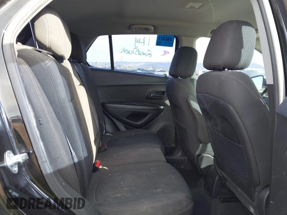 2021 Chevrolet Trax LS with VIN KL7CJKSB2MB315233, listed as a IAAI auction lot 41960660 with 79,627 mi miles. Bid and sale history available at carsss.com. Image 8.