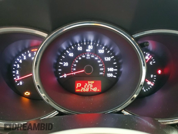2012 Kia Sorento LX z VIN 5XYKT4A60CG238343, wystawiony jako Copart lot #57530375 z przebiegiem 268 748 mil mil oraz Czysty tytuł • Clean title. Historia ofert i sprzedaży dostępna na DreamBid. Obrazek 9.