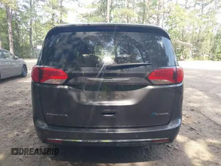 2018 Chrysler Pacifica Hybrid Touring Plus с VIN 2C4RC1H70JR187642, выставлен на аукционе IAAI как лот 42568596 с пробегом 48 907 миль миль и . История ставок и продаж доступна на DreamBid. Изображение 16.