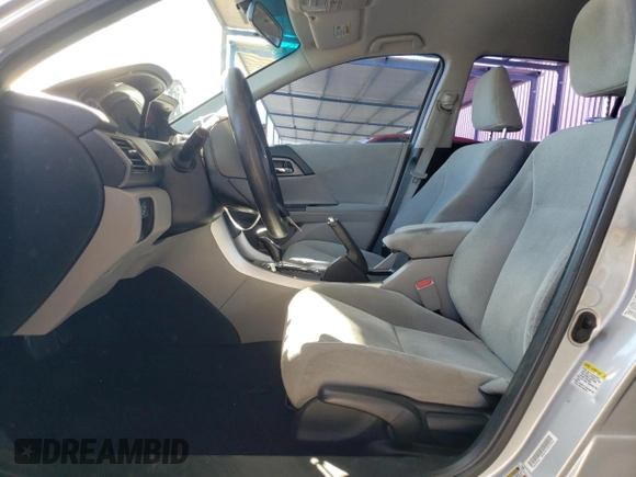 2013 Honda Accord LX z VIN 1HGCR2F37DA233990, wystawiony jako Copart lot #51832815 z przebiegiem 107 636 mil mil oraz Szkoda całkowita • Salvage title. Historia ofert i sprzedaży dostępna na DreamBid. Obrazek 7.