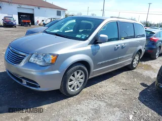 2016 Chrysler Town & Country Touring with VIN 2C4RC1BGXGR185642, listed as a IAAI auction lot 42092927 with 124,085 mi miles and . Bid and sale history available at DreamBid. Image 17.