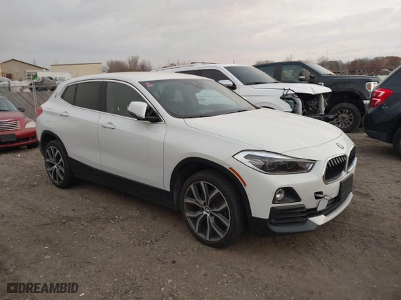2020 BMW X2 sDrive28i with VIN WBXYH9C02L5R10335, listed as a IAAI auction lot 40651317 with 67,897 mi miles. Bid and sale history available at carsss.com. Image 1.