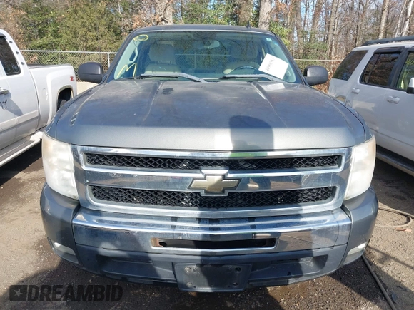 2011 Chevrolet Silverado 1500 LT with VIN 1GCNCSEA1BZ403865, listed as a IAAI auction lot 40950583 with 223,799 mi miles. Bid and sale history available at carsss.com. Image 6.