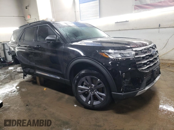 2025 Ford Explorer Active with VIN 1FMUK8DH4SGA36998, listed as a Copart auction lot 85252524 with 2,843 mi miles and Salvage Title. Bid and sale history available at carsss.com. Image 4.