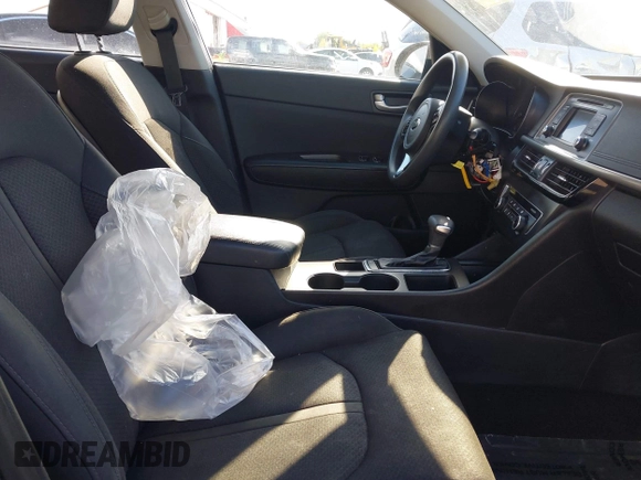 2016 Kia Optima LX with VIN 5XXGT4L31GG003274, listed as a IAAI auction lot 42033788 with 1 mi miles. Bid and sale history available at carsss.com. Image 5.