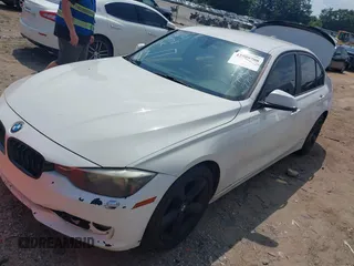2013 BMW 3 Series 328i с VIN WBA3A5G52DNP23542, выставлен на аукционе IAAI как лот 42599708 с пробегом 169 081 миль миль и . История ставок и продаж доступна на DreamBid. Изображение 2.