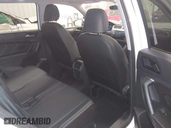 2024 Volkswagen Tiguan SE with VIN 3VVMB7AX6RM135219, listed as a IAAI auction lot 42311133 with 7,885 mi miles and . Bid and sale history available at DreamBid. Image 8.