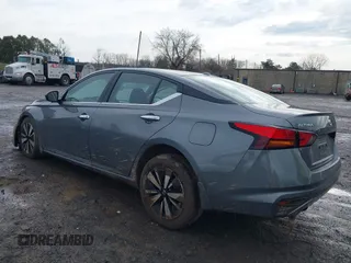 2019 Nissan Altima 2.5 SV with VIN 1N4BL4DV5KC168351, listed as a IAAI auction lot 41942156 with 82,095 mi miles. Bid and sale history available at carsss.com. Image 3.
