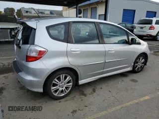 2011 Honda Fit Sport with VIN JHMGE8H56BS004963, listed as a Copart auction lot 45159105 with 200,713 mi miles and Salvage Title. Bid and sale history available at DreamBid. Image 3.