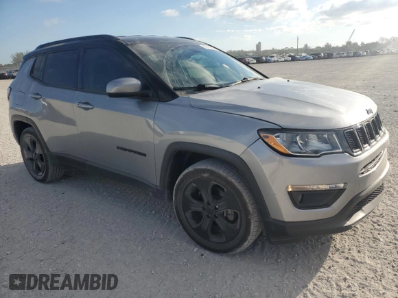 2018 Jeep Compass Altitude z VIN 3C4NJCBB7JT327535, wystawiony jako Copart lot #52670505 z przebiegiem 73 464 mil mil oraz Szkoda całkowita • Salvage title. Historia ofert i sprzedaży dostępna na DreamBid. Obrazek 4.