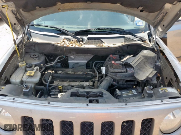 2016 Jeep Patriot Sport z VIN 1C4NJPBAXGD743253, wystawiony jako Copart lot #57150475 z przebiegiem Nie podano mil oraz Szkoda całkowita • Salvage title. Historia ofert i sprzedaży dostępna na DreamBid. Obrazek 12.