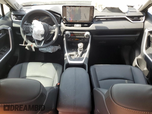 2024 Toyota RAV4 XLE Premium z VIN 2T3C1RFV1RC302246, wystawiony jako Copart lot #58037005 z przebiegiem 6 225 mil mil oraz Szkoda całkowita • Salvage title. Historia ofert i sprzedaży dostępna na DreamBid. Obrazek 8.
