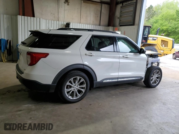 2020 Ford Explorer XLT with VIN 1FMSK7DHXLGC74728, listed as a Copart auction lot 50770525 with 47,751 mi miles and Salvage Title. Bid and sale history available at carsss.com. Image 3.