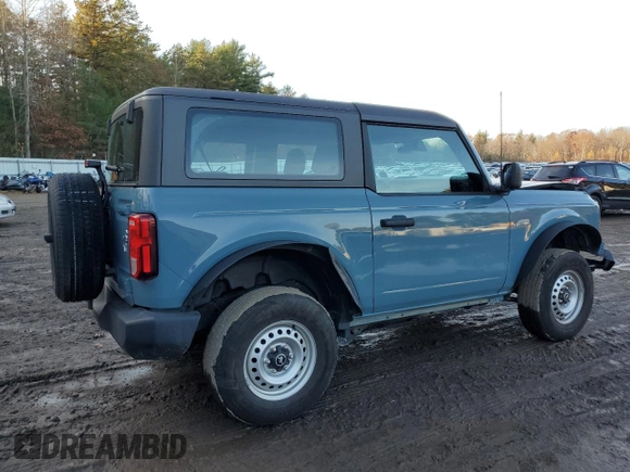 2022 Ford Bronco z VIN 1FMDE5AH6NLB71051, wystawiony jako Copart lot #77580794 z przebiegiem 20 904 mil mil oraz Szkoda całkowita • Salvage title. Historia ofert i sprzedaży dostępna na DreamBid. Obrazek 3.