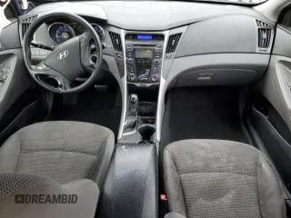 2013 Hyundai Sonata GLS z VIN 5NPEB4AC8DH554976, wystawiony jako Copart lot #54862045 z przebiegiem 283 889 mil mil oraz Szkoda całkowita • Salvage title. Historia ofert i sprzedaży dostępna na DreamBid. Obrazek 8.
