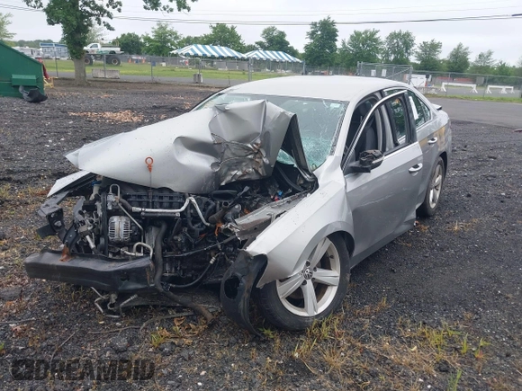 2013 Volkswagen Passat SE with VIN 1VWBP7A33DC041410, listed as a IAAI auction lot 42427033 with Not provided miles and . Bid and sale history available at DreamBid. Image 17.