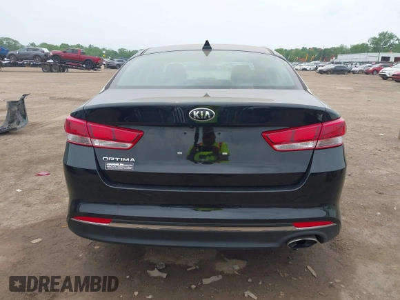 2017 Kia Optima LX z VIN 5XXGT4L36HG145802, wystawiony jako IAAI lot #42280279 z przebiegiem 74 512 mil mil oraz . Historia ofert i sprzedaży dostępna na DreamBid. Obrazek 17.