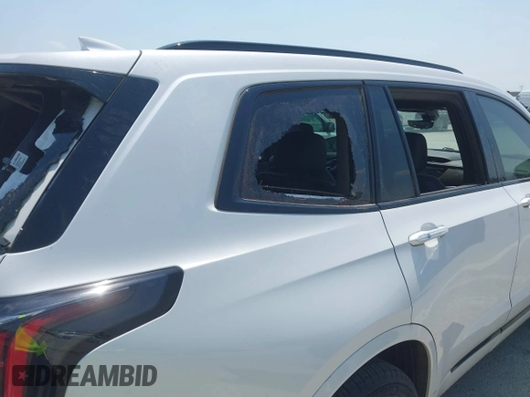 2021 Cadillac XT6 Sport with VIN 1GYKPGRS4MZ222263, listed as a IAAI auction lot 42443907 with 18,353 mi miles and . Bid and sale history available at DreamBid. Image 18.