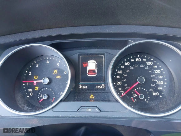 2020 Volkswagen Tiguan SE with VIN 3VV3B7AX8LM063202, listed as a IAAI auction lot 41731419 with 41,241 mi miles. Bid and sale history available at carsss.com. Image 7.