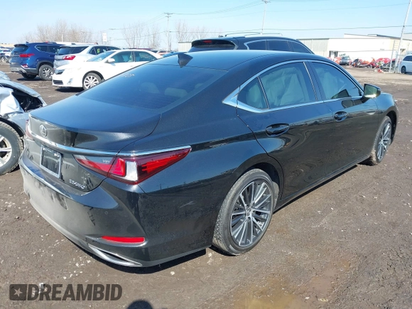 2024 Lexus ES 350 z VIN 58ADZ1B11RU182353, wystawiony jako IAAI lot #41767604 z przebiegiem 20 825 mil mil oraz . Historia ofert i sprzedaży dostępna na DreamBid. Obrazek 4.