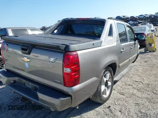 2007 Chevrolet Avalanche LTZ with VIN 3GNFK12397G239027, listed as a IAAI auction lot 42106910 with 212,774 mi miles and . Bid and sale history available at DreamBid. Image 4.
