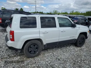 2015 Jeep Patriot Sport z VIN 1C4NJRBB9FD190193, wystawiony jako Copart lot #58052275 z przebiegiem 191 168 mil mil oraz Czysty tytuł • Clean title. Historia ofert i sprzedaży dostępna na DreamBid. Obrazek 3.