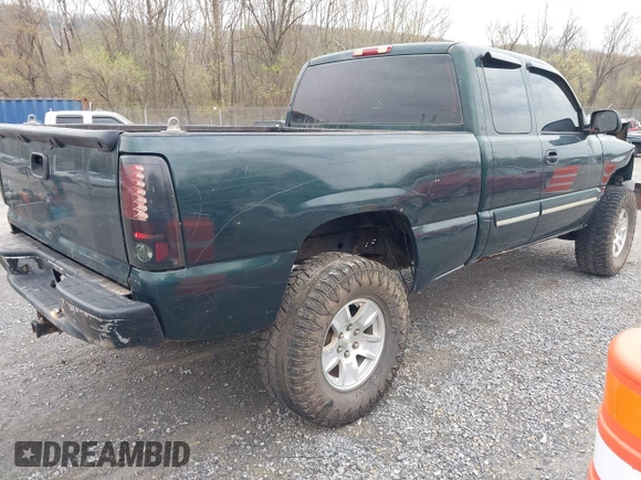 2004 Chevrolet Silverado 1500 LS with VIN 1GCEC19V54Z341512, listed as a IAAI auction lot 41930609 with 176,859 mi miles. Bid and sale history available at carsss.com. Image 4.