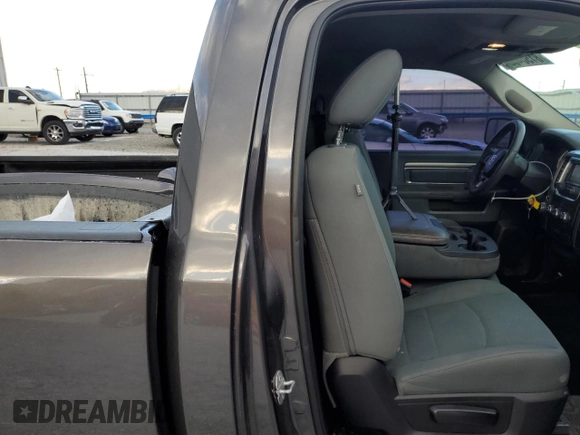 2018 Ram 1500 Express with VIN 3C6JR6AT4JG250464, listed as a Copart auction lot 81504004 with 44,810 mi miles and Salvage title. Bid and sale history available at DreamBid. Image 10.