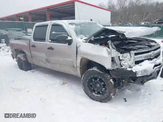 2010 Chevrolet Silverado 1500 LT with VIN 3GCRKSE32AG158188, listed as a IAAI auction lot 41628615 with 171,118 mi miles. Bid and sale history available at carsss.com. Image 1.