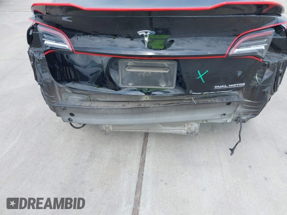 2023 Tesla Model 3 z VIN 5YJ3E1EA5PF484040, wystawiony jako IAAI lot #42128327 z przebiegiem 51 210 mil mil oraz . Historia ofert i sprzedaży dostępna na DreamBid. Obrazek 6.