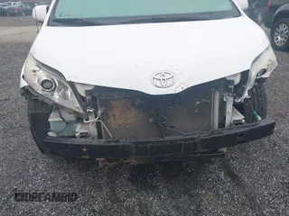 2012 Toyota Sienna LE AAS с VIN 5TDKK3DC3CS222218, выставлен на аукционе IAAI как лот 41535304 с пробегом 219 772 миль миль и . История ставок и продаж доступна на DreamBid. Изображение 6.