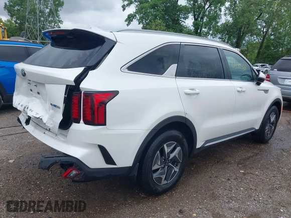 2021 Kia Sorento EX with VIN KNDRH4LG8M5035166, listed as a IAAI auction lot 42300560 with 24,754 mi miles and . Bid and sale history available at DreamBid. Image 4.