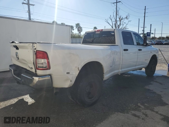 2019 Ram 3500 Tradesman with VIN 3C63RRGL7KG688141, listed as a Copart auction lot 82096424 with 209,436 mi miles and Non Repairable. Bid and sale history available at carsss.com. Image 3.