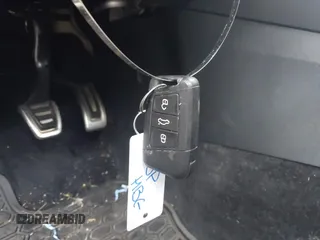 2020 Volkswagen Jetta GLI S z VIN 3VW5T7BU9LM091404, wystawiony jako IAAI lot #42300830 z przebiegiem 46 851 mil mil oraz . Historia ofert i sprzedaży dostępna na DreamBid. Obrazek 11.
