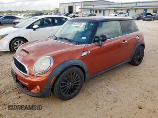 2013 MINI Hardtop S with VIN WMWSV3C55DT392526, listed as a Copart auction lot 62220765 with 152,585 mi miles and Clean title. Bid and sale history available at DreamBid. Image 1.