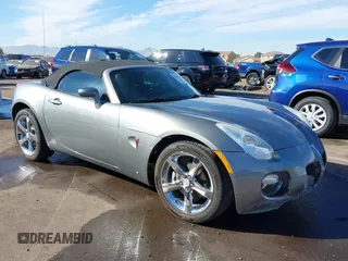 2007 Pontiac Solstice GXP z VIN 1G2MG35X67Y120339, wystawiony jako IAAI lot #41478372 z przebiegiem 56 864 mil mil oraz . Historia ofert i sprzedaży dostępna na DreamBid. Obrazek 1.