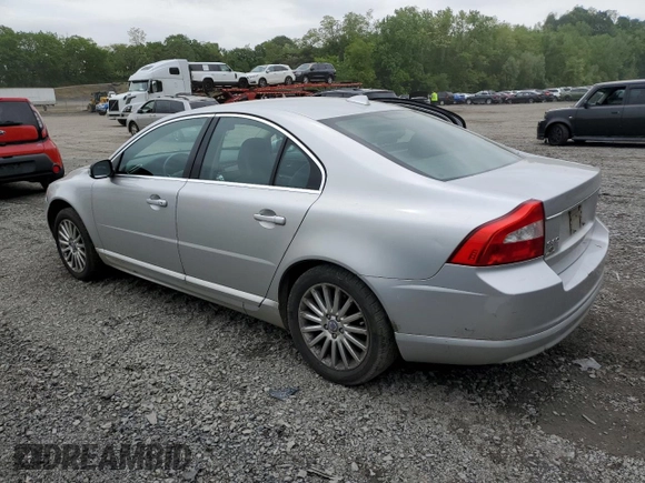 2007 Volvo S80 I6 z VIN YV1AS982771021144, wystawiony jako Copart lot #57314455 z przebiegiem 131 735 mil mil oraz Szkody całkowita. Historia ofert i sprzedaży dostępna na DreamBid. Obrazek 2.