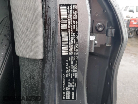 2019 Alfa Romeo Stelvio z VIN ZASPAKAN3K7C71752, wystawiony jako Copart lot #56710515 z przebiegiem 31 537 mil mil oraz Szkoda całkowita • Salvage title. Historia ofert i sprzedaży dostępna na DreamBid. Obrazek 13.