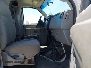 2013 Ford Econoline Cargo Commercial with VIN 1FTNE2EW2DDA31328, listed as a IAAI auction lot 42562164 with 133,729 mi miles and . Bid and sale history available at DreamBid. Image 5.
