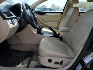 2012 Volkswagen Passat SE z VIN 1VWBP7A30CC071883, wystawiony jako Copart lot #53976725 z przebiegiem 206 180 mil mil oraz Szkoda całkowita • Salvage title. Historia ofert i sprzedaży dostępna na DreamBid. Obrazek 7.