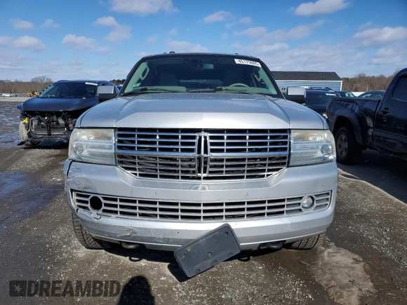 2011 Lincoln Navigator z VIN 5LMJJ2J59BEJ08154, wystawiony jako Copart lot #45175605 z przebiegiem 170 791 mil mil oraz Czysty tytuł • Clean title. Historia ofert i sprzedaży dostępna na DreamBid. Obrazek 5.