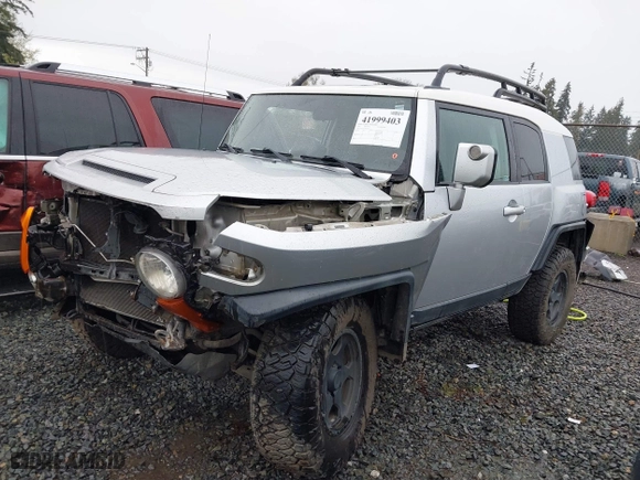 2007 Toyota FJ Cruiser with VIN JTEBU11F570032163, listed as a IAAI auction lot 41999403 with 179,064 mi miles. Bid and sale history available at carsss.com. Image 20.